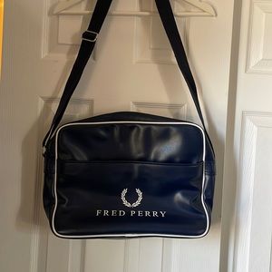Fred Perry messenger bag